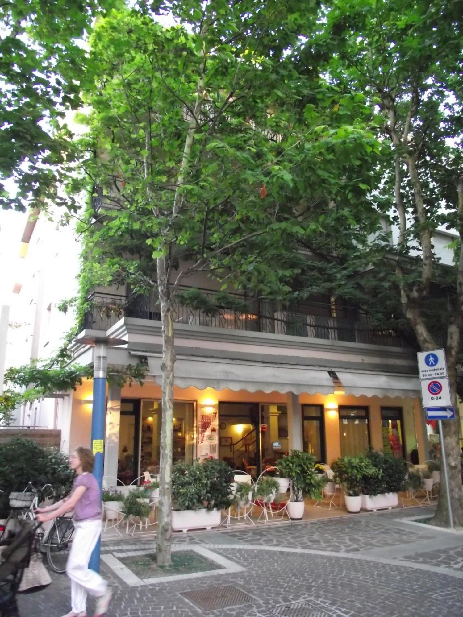 Albergo Villa Lucia 벨레지아아지마리나 외부 사진